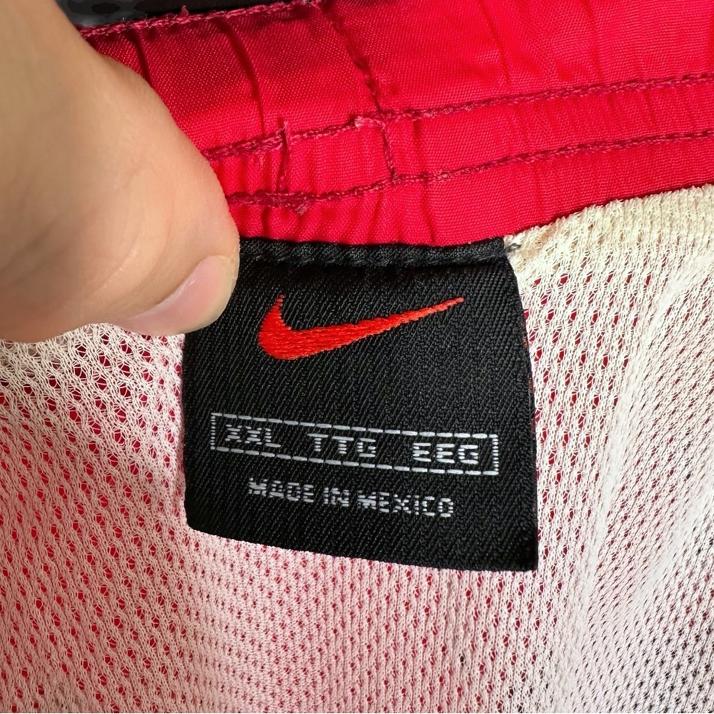 Vintage Nike nylon shorts - Picture 5 of 5